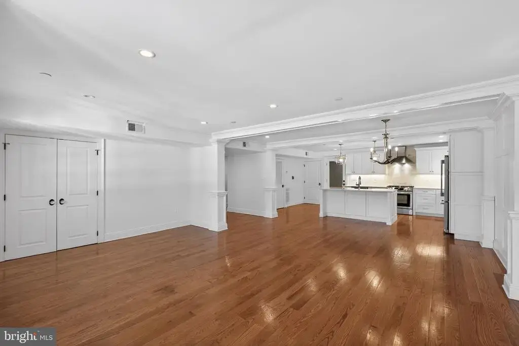 200 W Wayne Ave #1, WAYNE