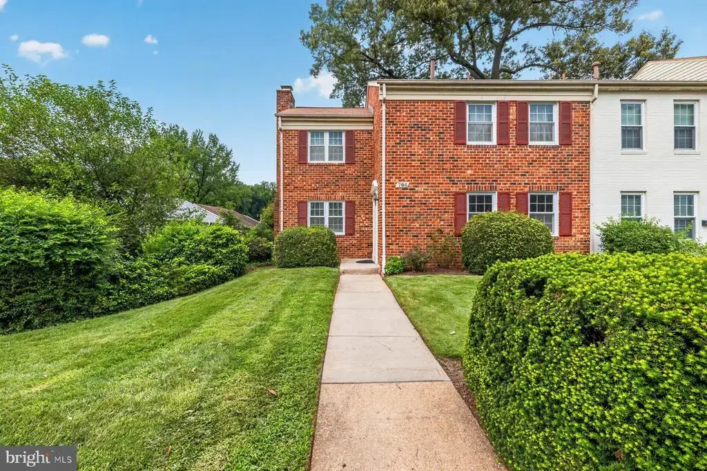 786 College Pkwy, ROCKVILLE