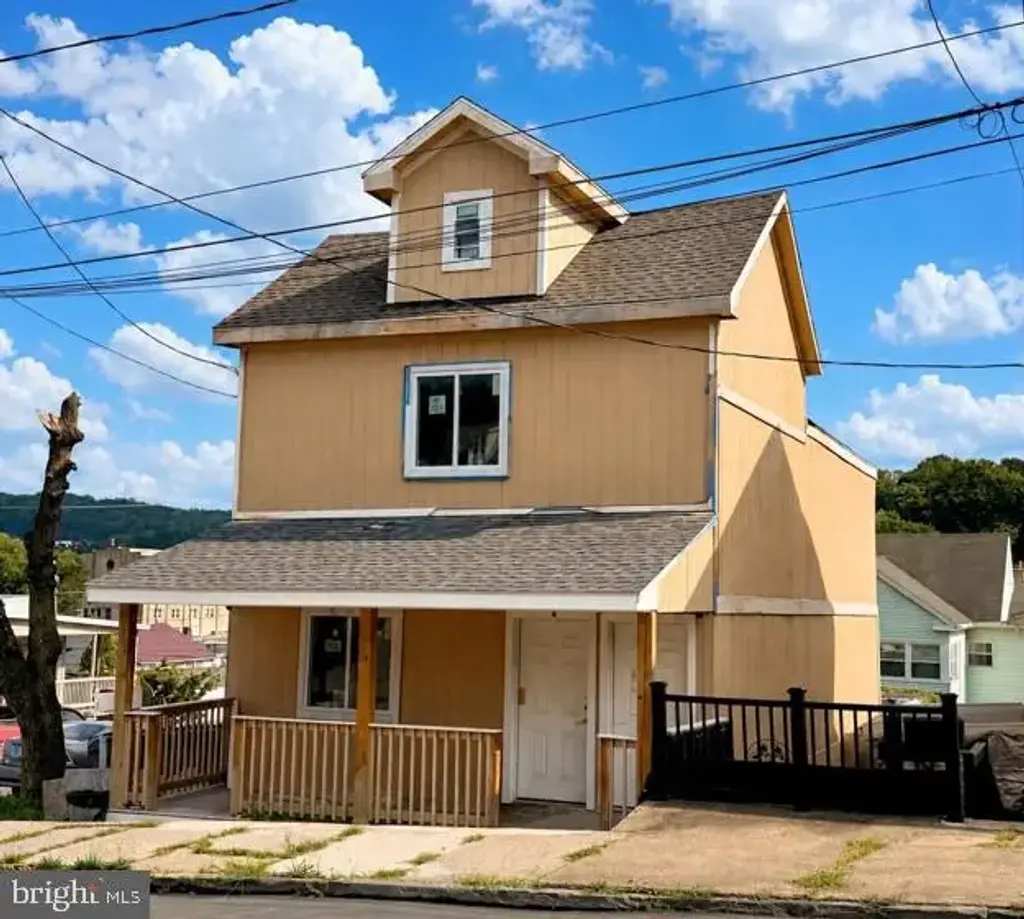 1002 W Walnut Street, COAL TOWNSHIP