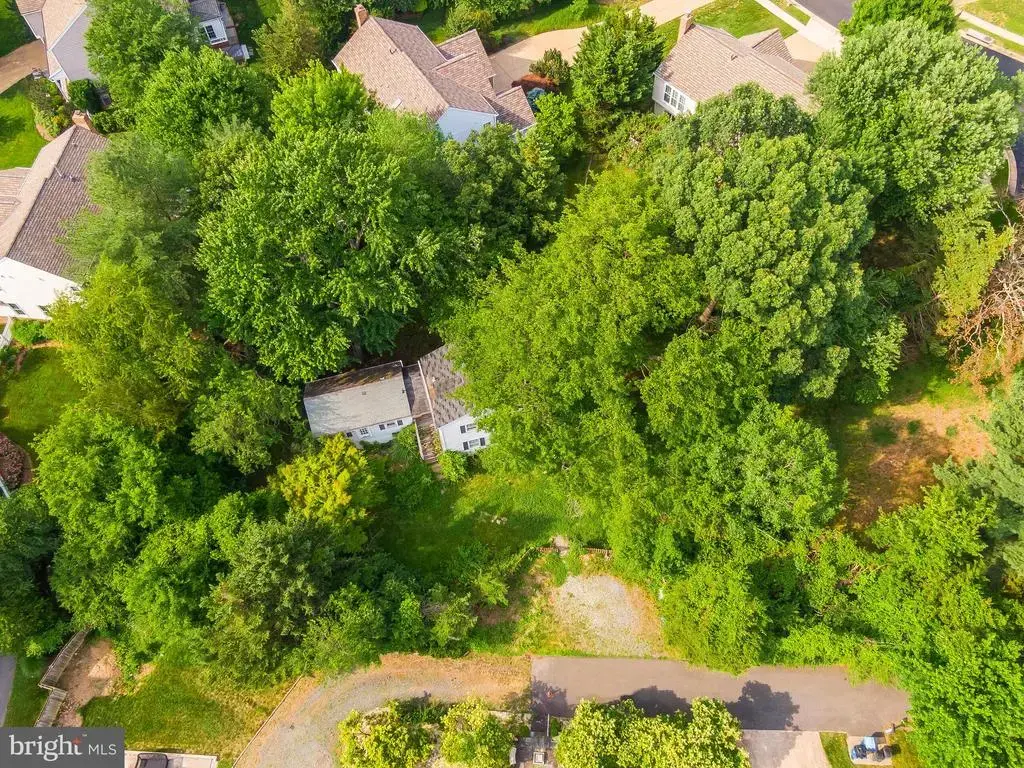 8413 Rainbow Rd, VIENNA
