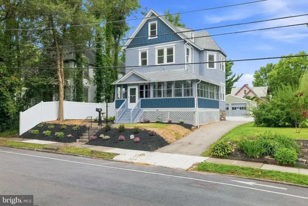 63 W Greenwood Ave, LANSDOWNE