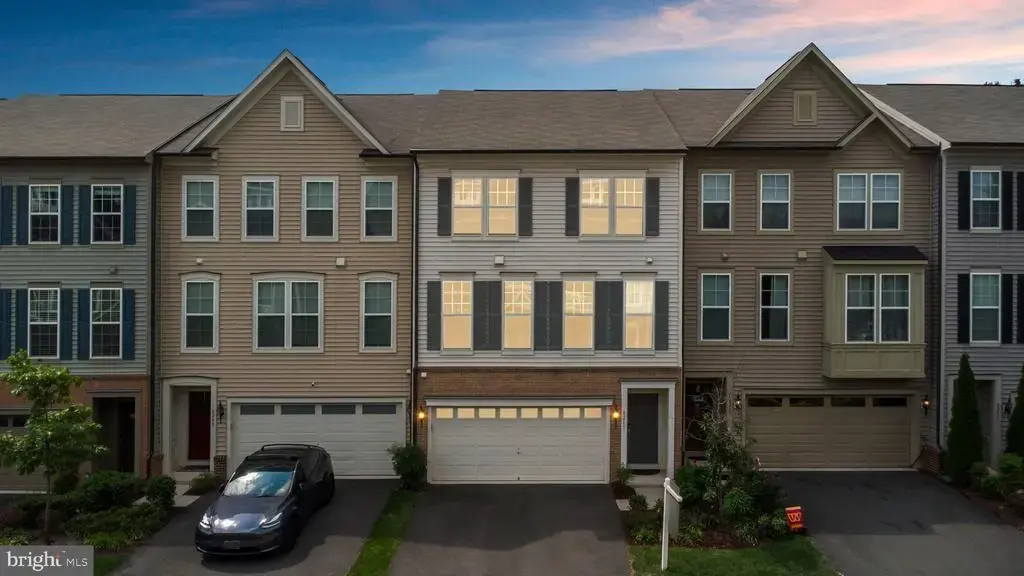 8211 Handsome Joe Ln, MANASSAS