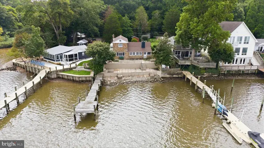 31 Borens Shore Rd, ELKTON