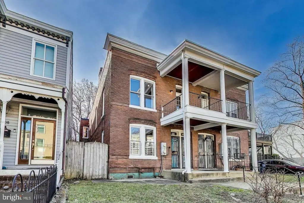 212 Elm St Nw, WASHINGTON