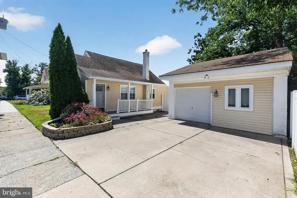 609 Schaeffer, WOODBURY