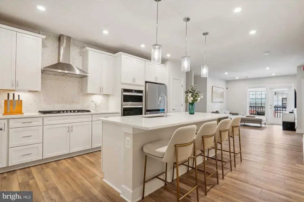104 Saint Ives Pl #209, OXON HILL