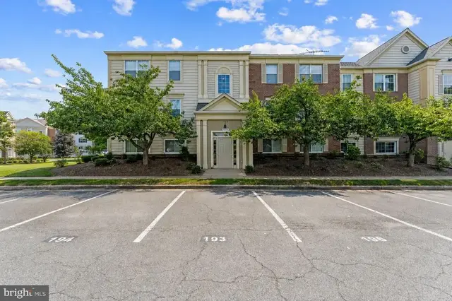 1129 Huntmaster Ter Ne #101, Leesburg