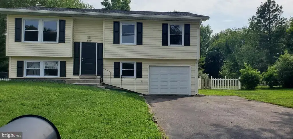 229 Barksdale Ave, WALDORF