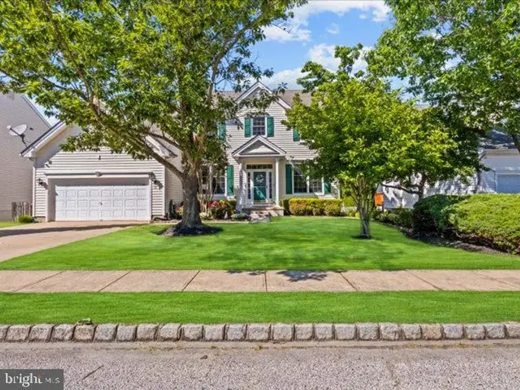 12 Whitford Dr, BURLINGTON