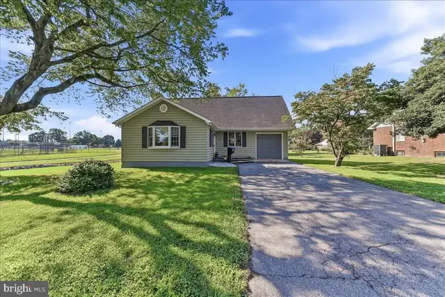 110 E Hoffecker St, Middletown