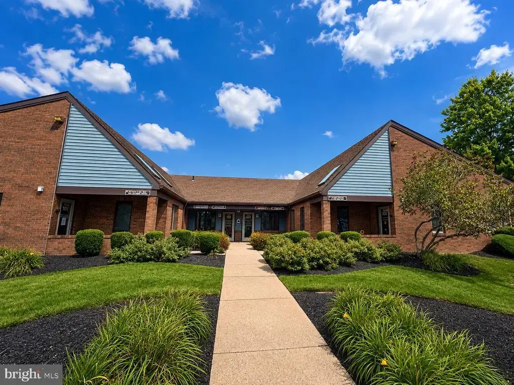 300 Middletown Blvd #102, LANGHORNE