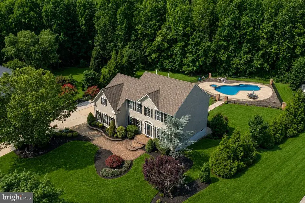 25 Fawn Hollow Ln, MULLICA HILL