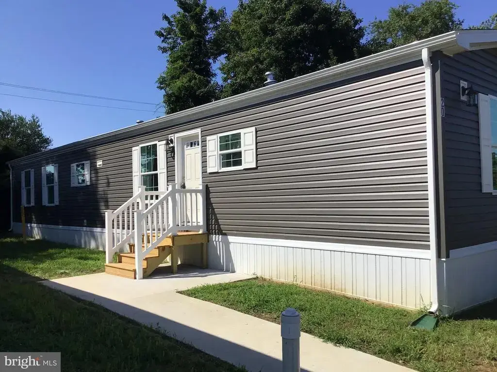 20 Kennedy Dr, FAIRLESS HILLS