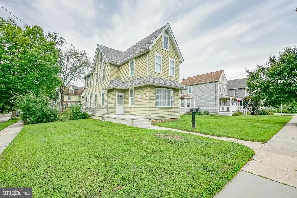2835 N Centre St, PENNSAUKEN