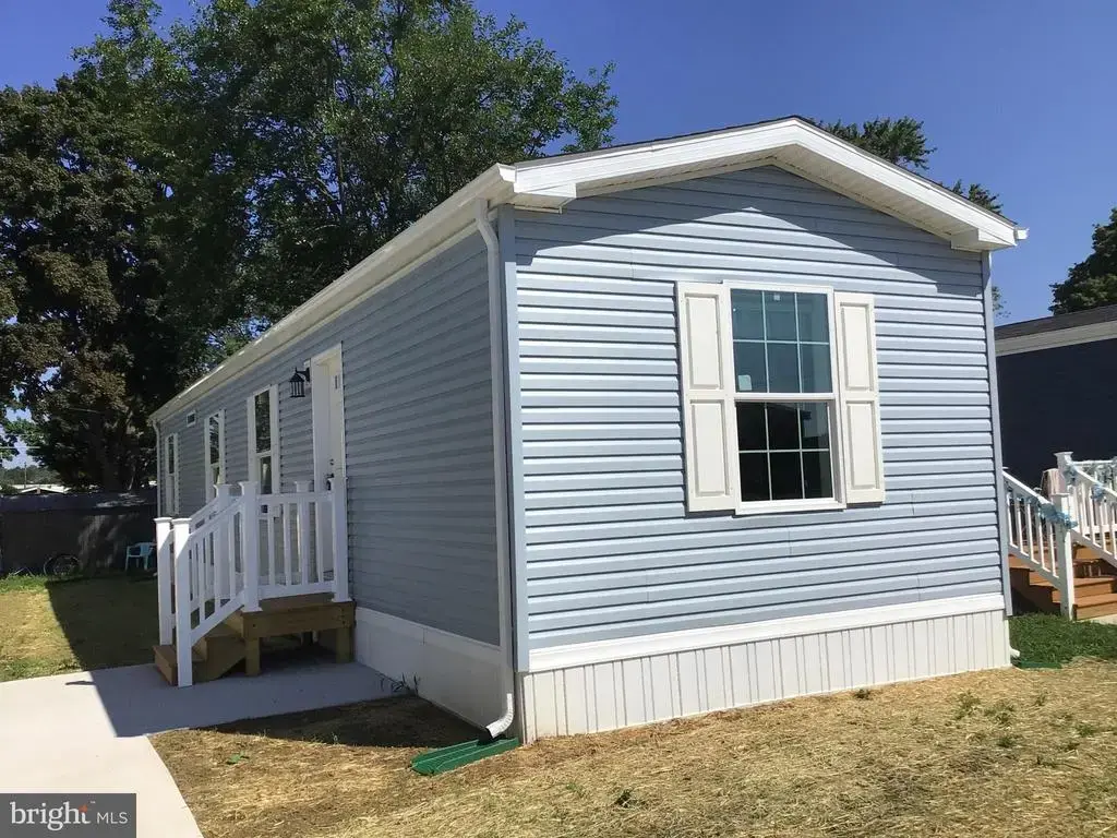123 Adams Dr, FAIRLESS HILLS