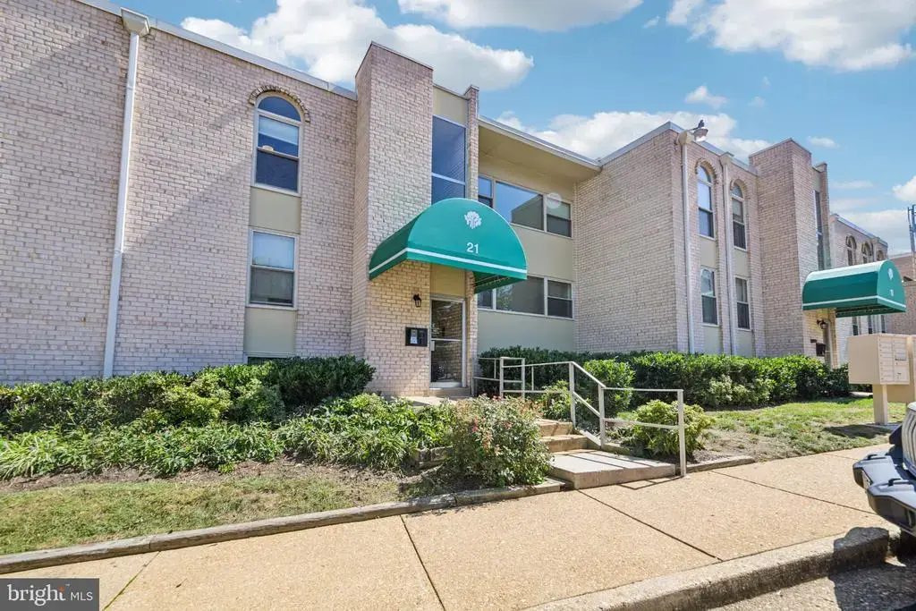 21 Canterbury Sq #102, ALEXANDRIA