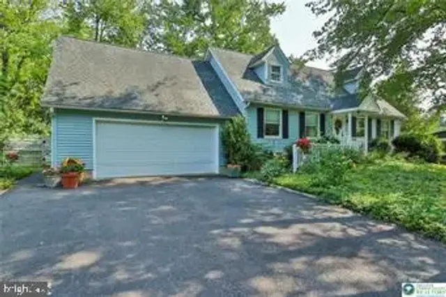 2052 Hill Rd, Sellersville