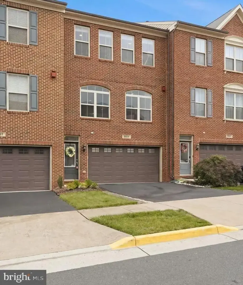 6833 William White Way, HAYMARKET