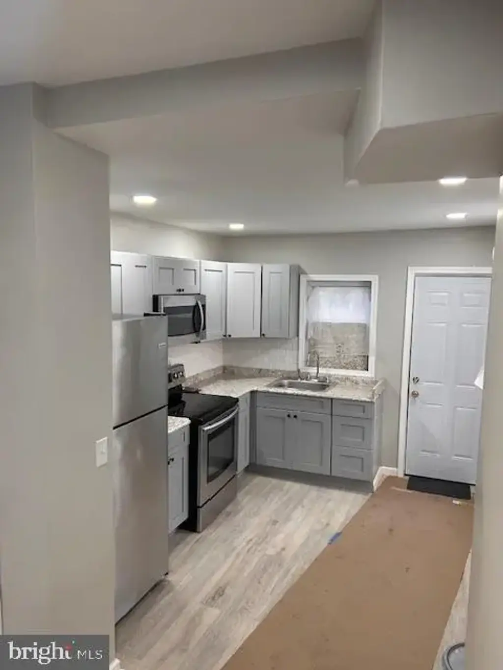 2544 W Silver St, PHILADELPHIA