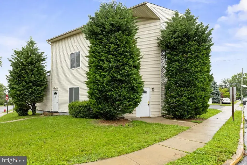 7 E Mill Rd, MAPLE SHADE