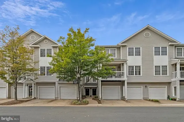 12877 Fair Briar Ln, Fairfax