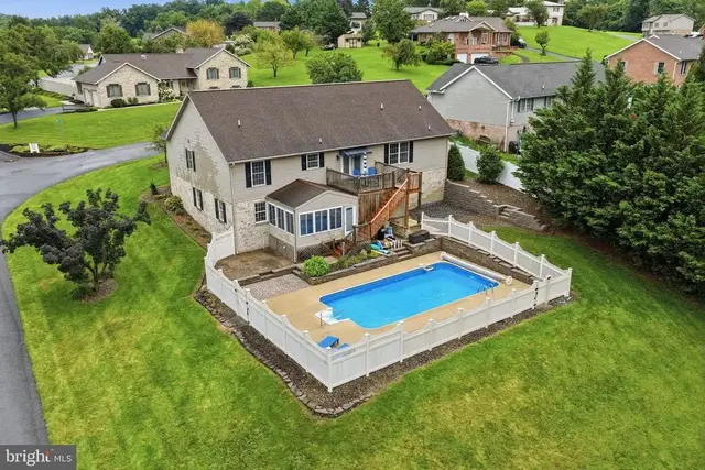 204 Jade Drive, Chambersburg