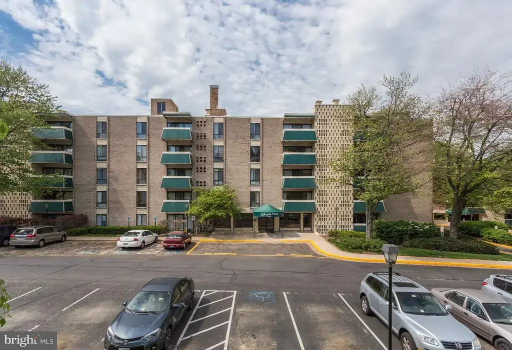 6133 Leesburg Pike #201, FALLS CHURCH