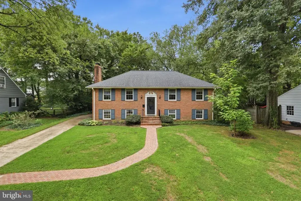 8621 Buckboard Dr, ALEXANDRIA