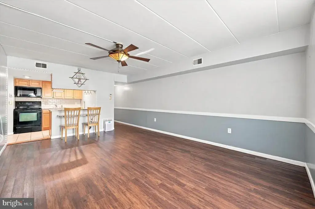 233 Township Line Rd #5b, ELKINS PARK
