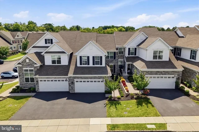 283 Hopewell Dr, Collegeville