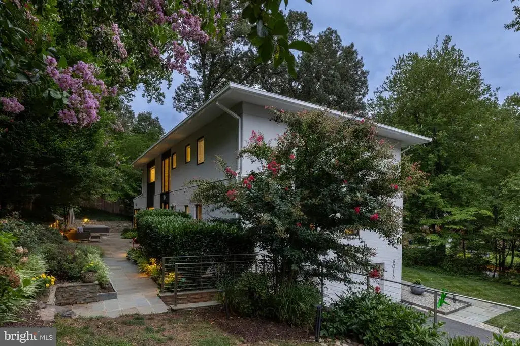 6016 Chesterbrook Rd, MCLEAN