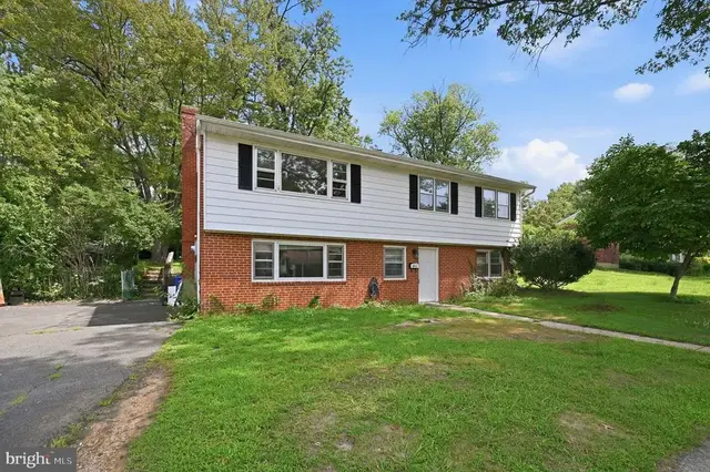 4211 University Dr, Fairfax