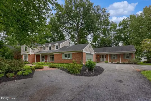 1428 Center Rd, Lancaster