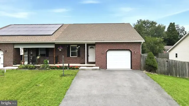 18 Larch, Shippensburg