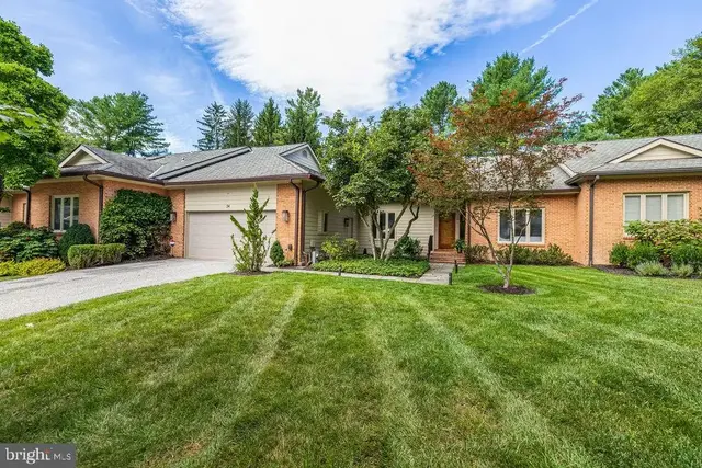 24 Seminary Dr, Lutherville Timonium