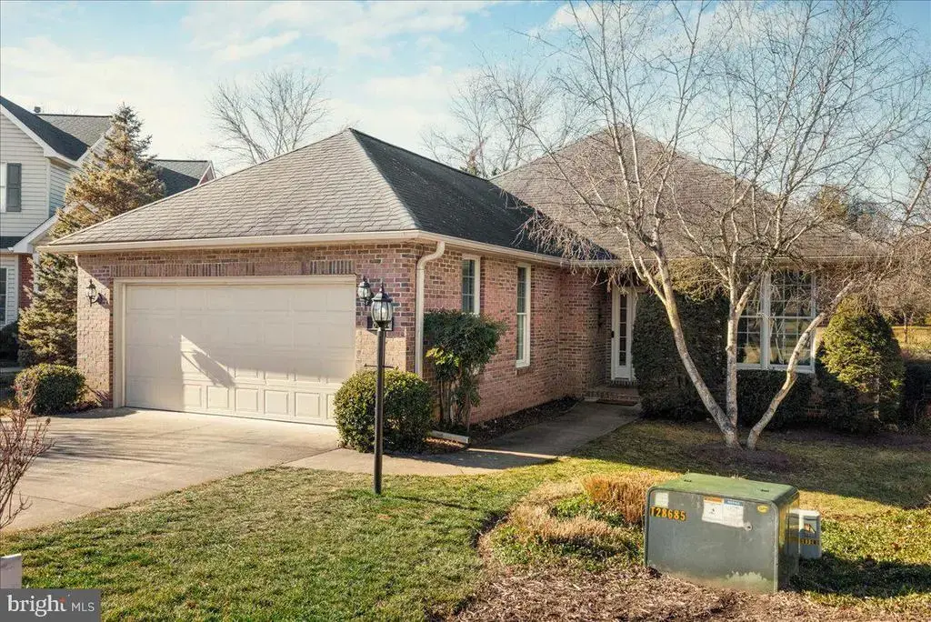 832 Winder Ct, WINCHESTER