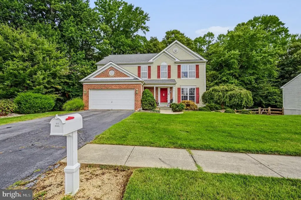 1 Woodland Run Dr, NEWARK