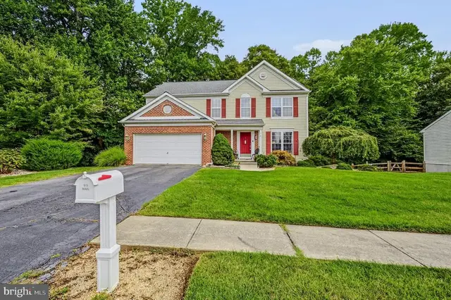 1 Woodland Run Dr, Newark