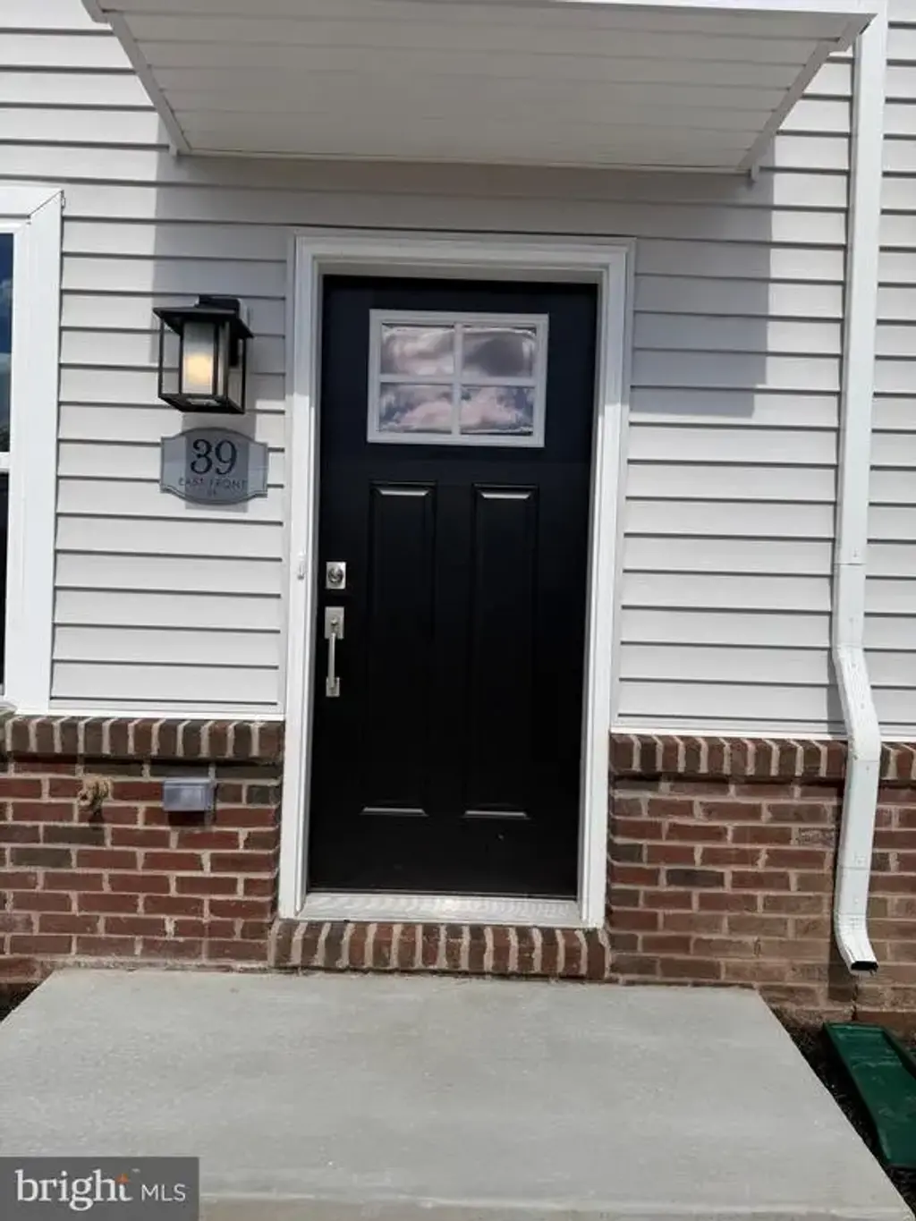 39 E Front Street, BRIDGEPORT
