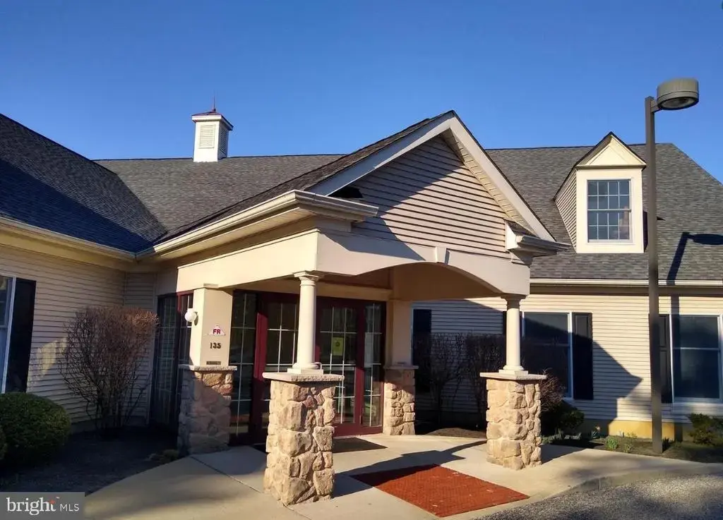 135 Jackson Rd #c, MEDFORD