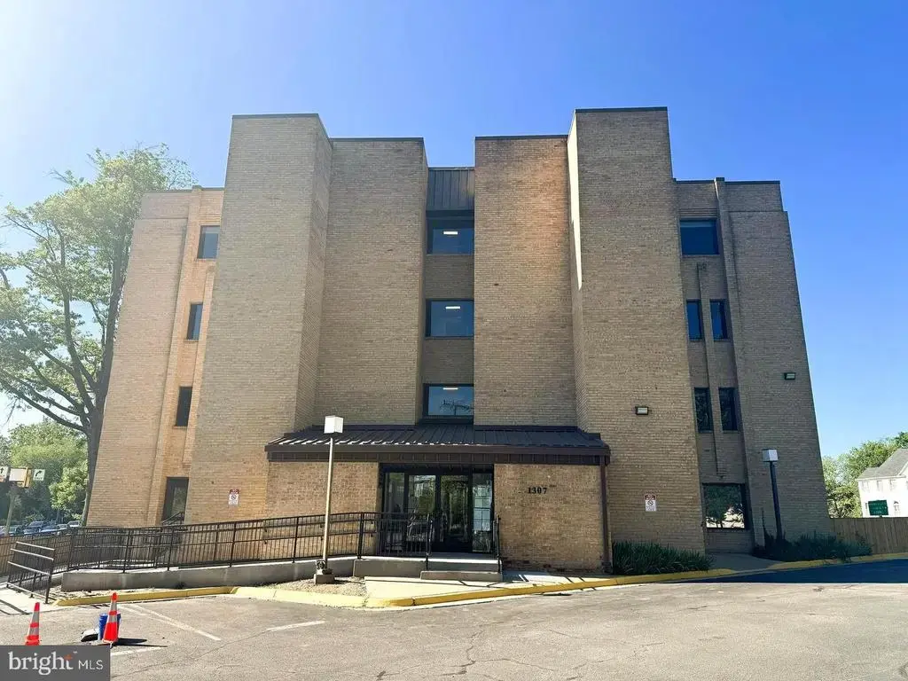 1307 Dolley Madison Blvd #3-b, MCLEAN