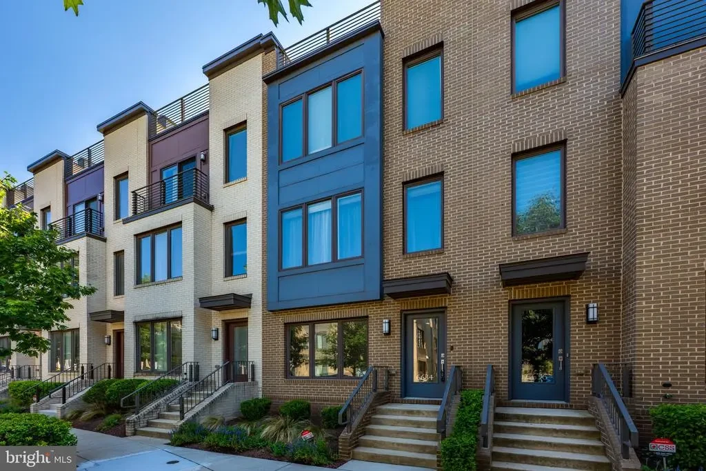 6634 Eames Way, BETHESDA