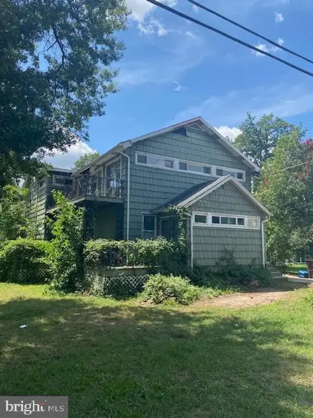 4801 Longfellow St, Riverdale