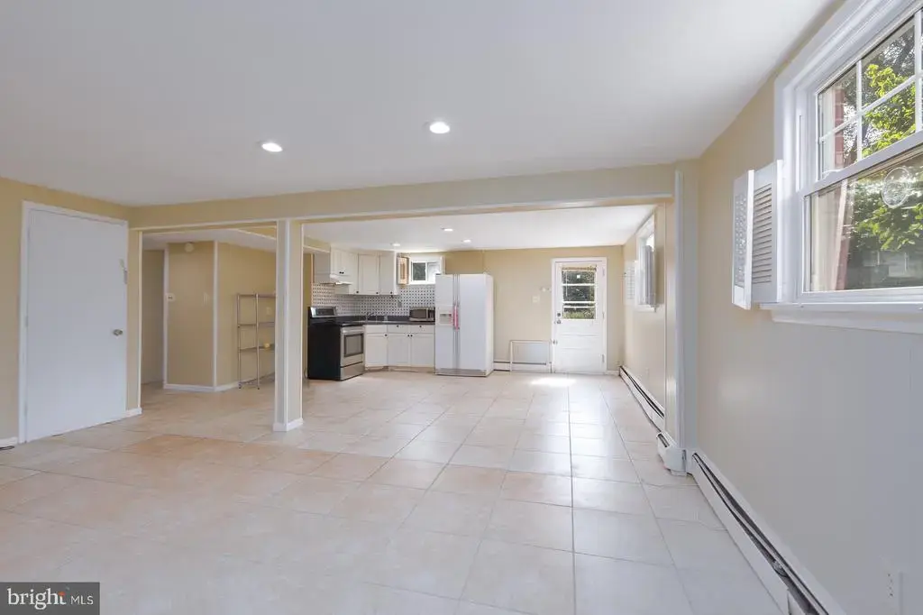12512 Circle Dr, ROCKVILLE