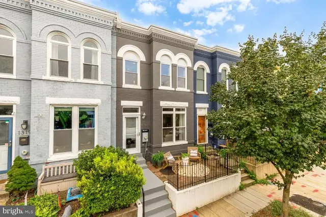 1317 Emerald St Ne, Washington