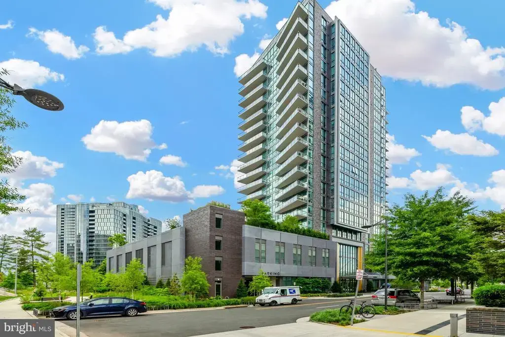 7887 Jones Branch Dr #503, MCLEAN