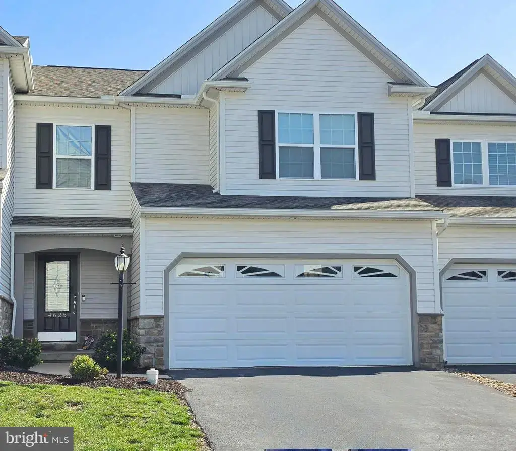 4625 Hamlin Ln, HARRISBURG