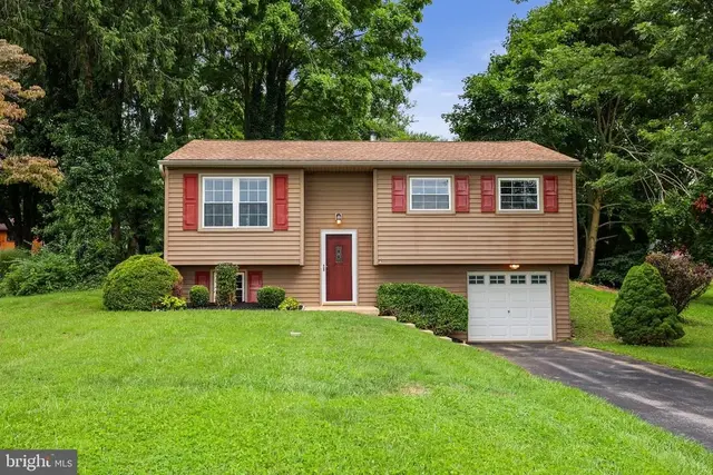 182 Claremont Dr, Seven Valleys