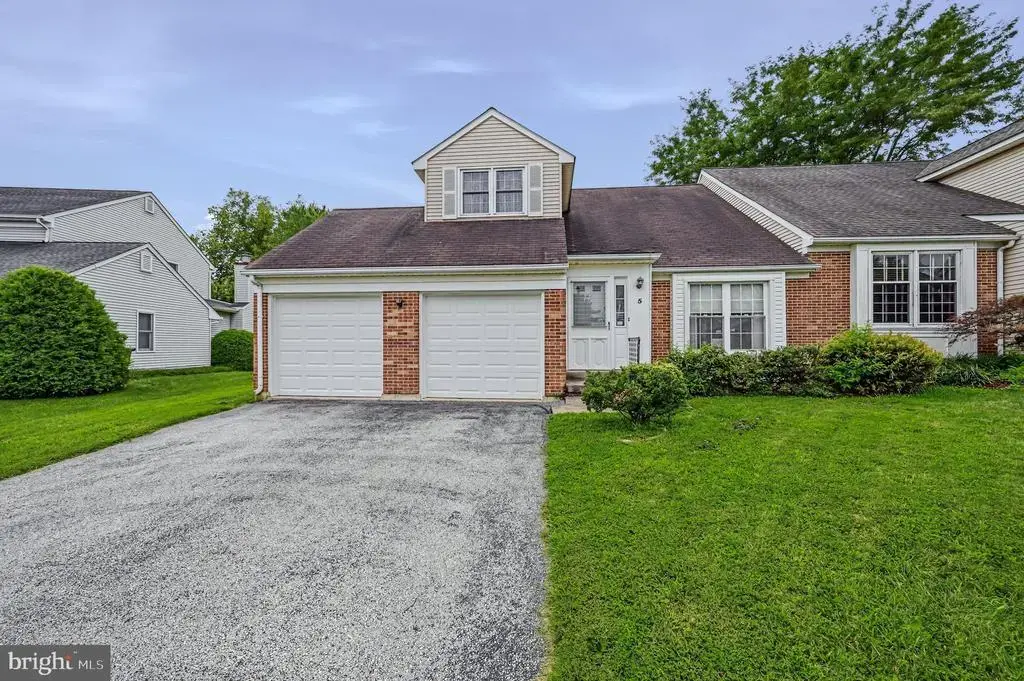 5 Long Meadow Ct, NEWARK