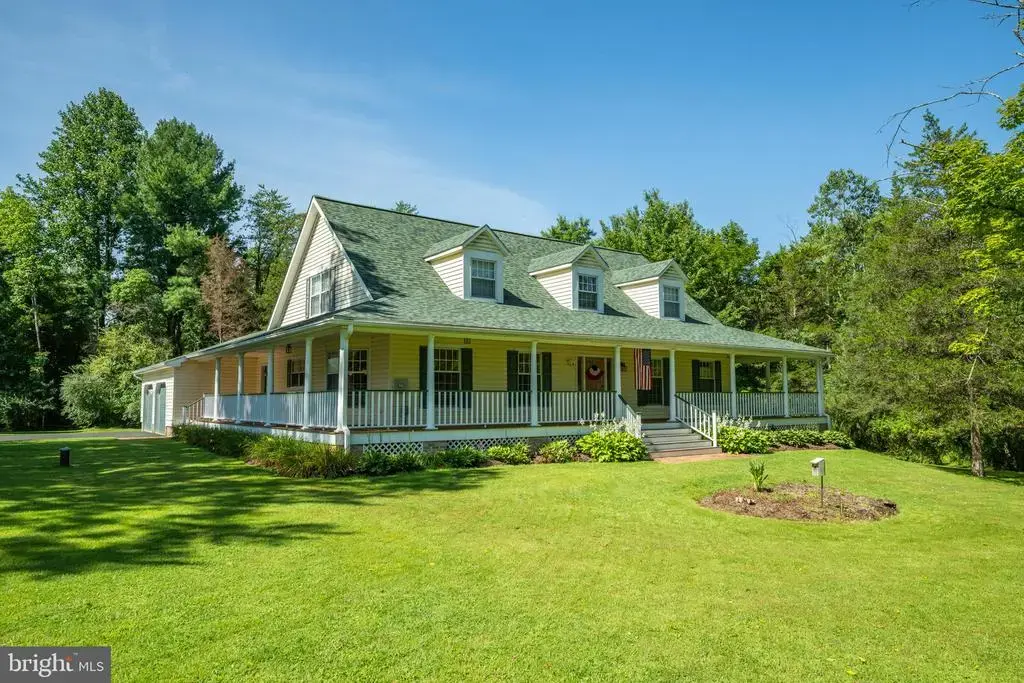 1147 Barnbridge Dr, SCHWENKSVILLE